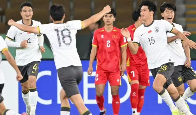 开云登录入口-3-0、1-0！亚洲杯决赛席位出炉，中国踢疯5场0失球，和日本争冠