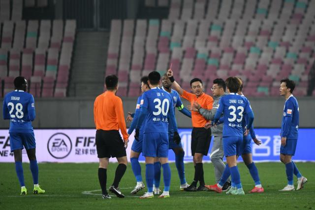 沧州雄狮官方：内讧球员已深刻检讨 将会严厉处罚