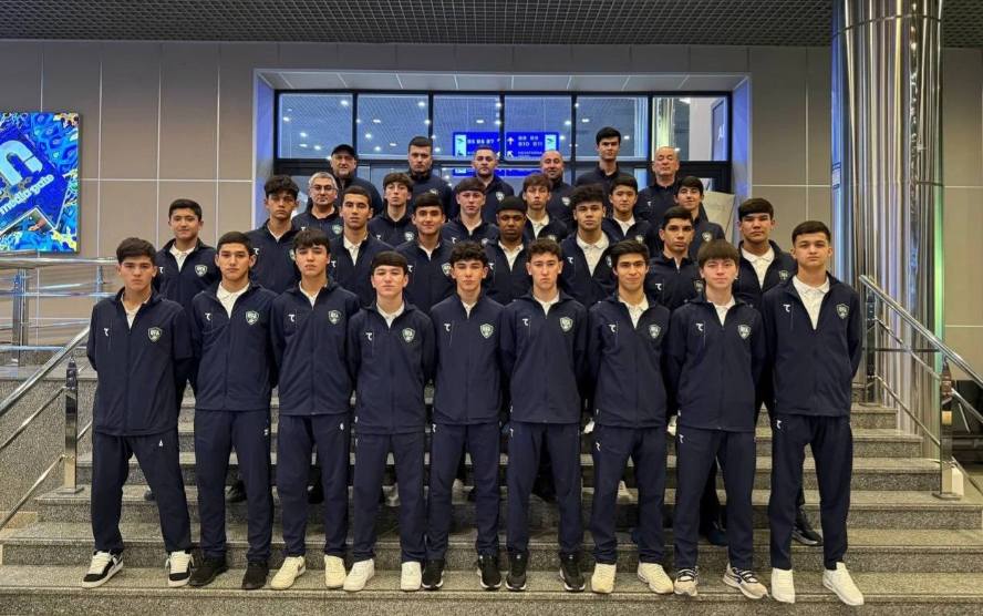 2-0！“史上最弱U16国足”罕见爆冷，终于掀翻亚洲冠军，球迷欢呼