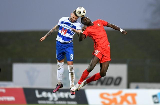 开云登录入口-上港中卫新援浮出水面 曝谈判入尾声关键在转会费